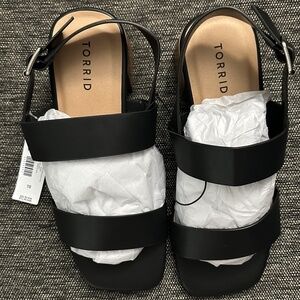 Torrid Two Piece Buckle Strap Block Heel- Black Size 10